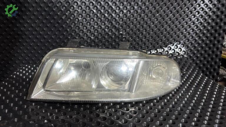 Audi A4 Far çıkma parça