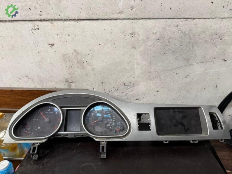 Audi Q7 Gösterge Paneli çıkma parça