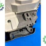 AUDİ A1 Q2 KAPI KİLİDİ ÖN SÖKME ORJİNAL 8X2837015 C SOL