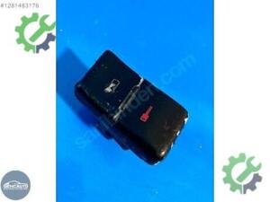 AUDİ A3 MERKEZ KİLİT DÜĞMESİ SÖKME ORJİNAL 8P1962107
