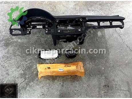 Audi A4 Torpido çıkma parça