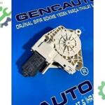 AUDİ A4 A5 Q5 CAM KALDIMA MOTORU SÖKME ORJ 8K0959811 A SOL