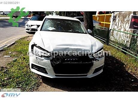 Audi A4 Sol Çamurluk çıkma parça