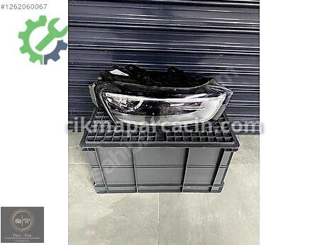 Audi Q3 Sağ Ön Far çıkma parça