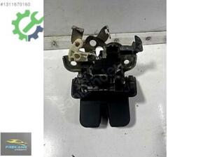 AUDİ/Q7-A6-A4 avant- Q5-Golf Bagaj Kilidi 8R0 827 505
