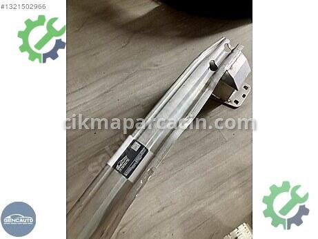 Audi Q7 Arka Tampon Demiri çıkma parça