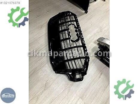Audi Q7 Ön Panjur çıkma parça