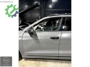 AUDI Q8 HATASIZ SOL ÖN KAPI