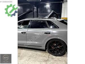 AUDİ Q8 SOL ARKA KAPI SİYAH HATASIZ