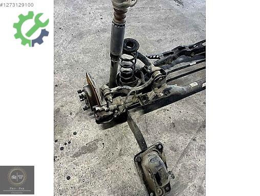 Audi A3 Arka Dingil çıkma parça