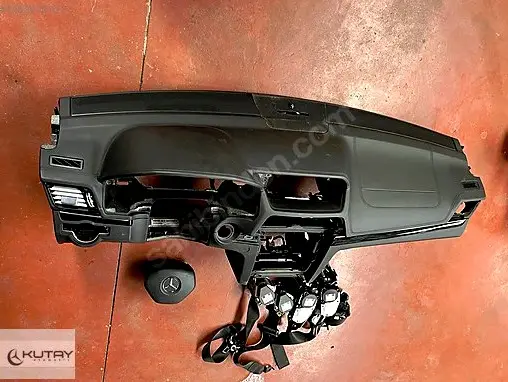 Mercedes-Benz E Torpido 2076802487 çıkma parça