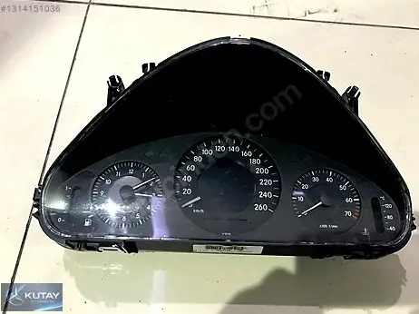 Mercedes-Benz E Gösterge çıkma parça