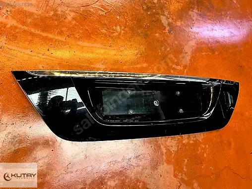 Mercedes-Benz E Bagaj 2118100173 çıkma parça