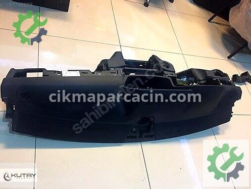 Mercedes-Benz E Torpido 2126802387 çıkma parça