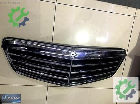 Mercedes-Benz E Ön Panjur çıkma parça