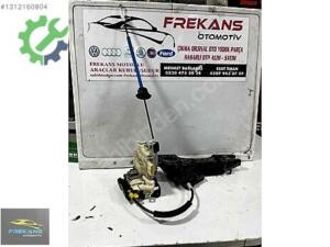 Audi A4-A5 Sağ Ön Kapı Kilidi Ve Braketi 8J1837016C/8T0837886