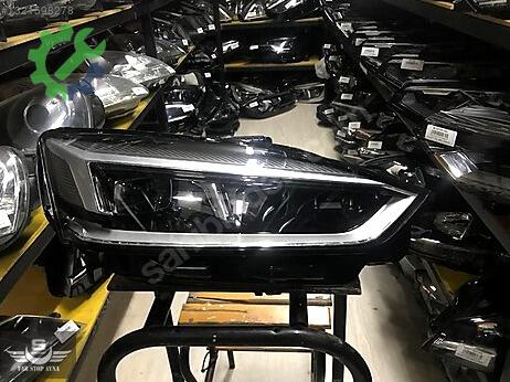 Audi A5 Sağ Ön Far çıkma parça