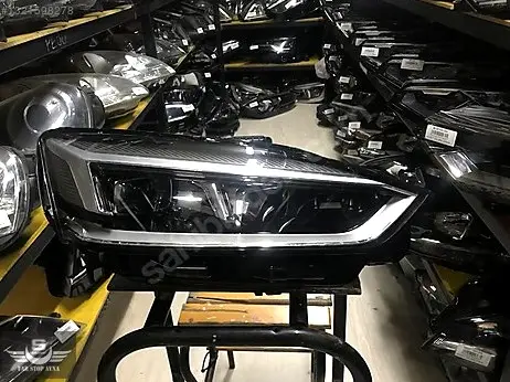 Audi A5 Sağ Ön Far çıkma parça