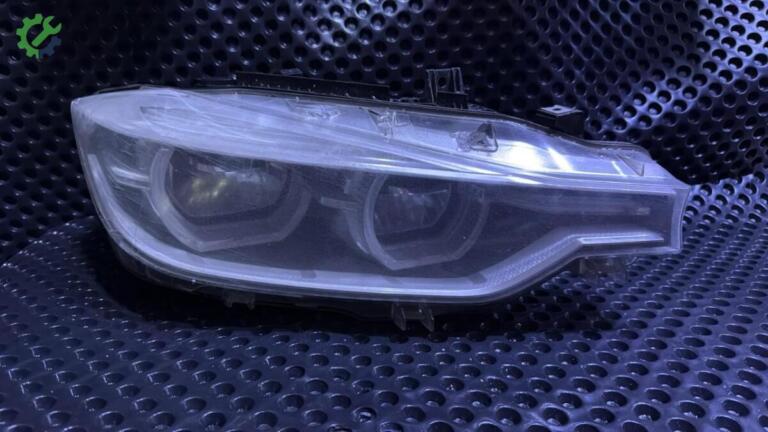 BMW 3 Serisi Far çıkma parça