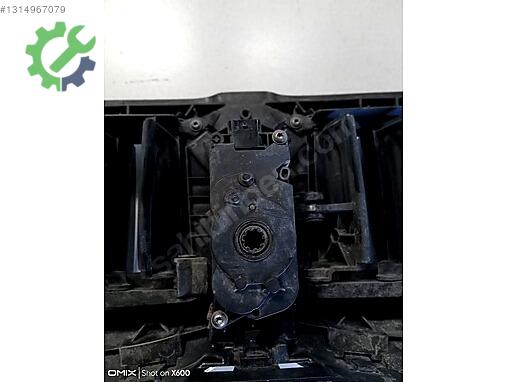 BMW 3 Serisi Ön Panjur çıkma parça