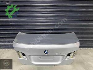 BMW 5 SERİSİ F10 BAGAJ KAPAĞI GRİ