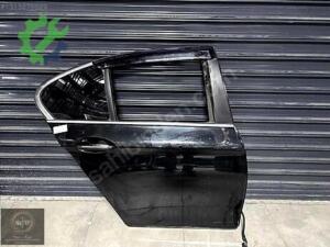BMW 5 SERİSİ F10 SAĞ ARKA KAPI SİYAH