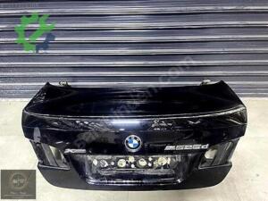 BMW 5 SERİSİ F10 SİYAH BAGAJ KAPAĞI