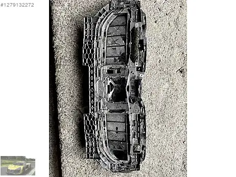 BMW 5 Serisi Ön Panjur çıkma parça