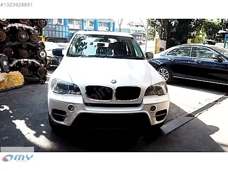 BMW X5 Ön Panjur çıkma parça