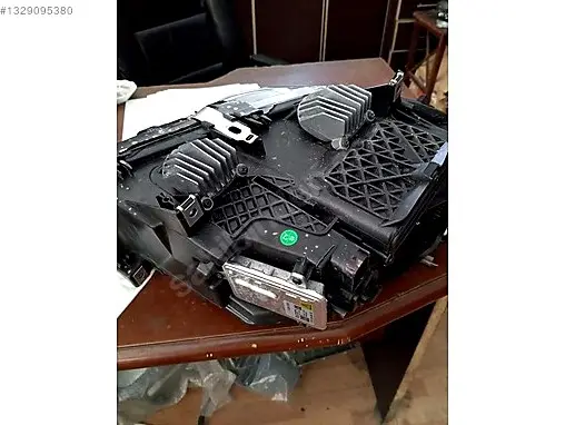 BMW 5 Serisi Far çıkma parça