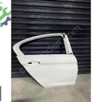 BMW G30 BEYAZ SAĞ ARKA KAPI