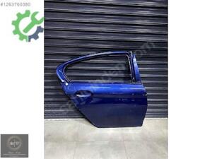 BMW G30 MAVİ SAĞ ARKA KAPI
