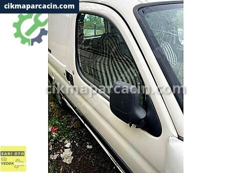 Citroen Berlingo Sağ Ön Kapı çıkma parça