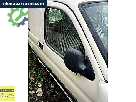 Citroen Berlingo Sağ Ön Kapı çıkma parça