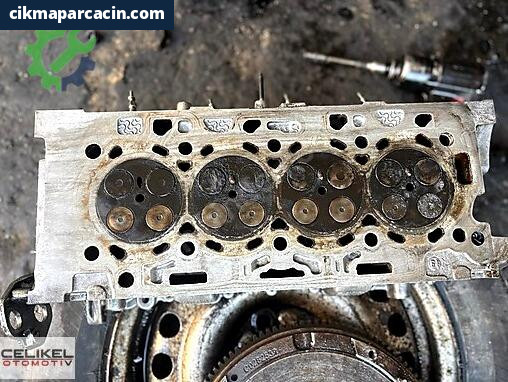 Citroen C4 Silindir Kapak çıkma parça