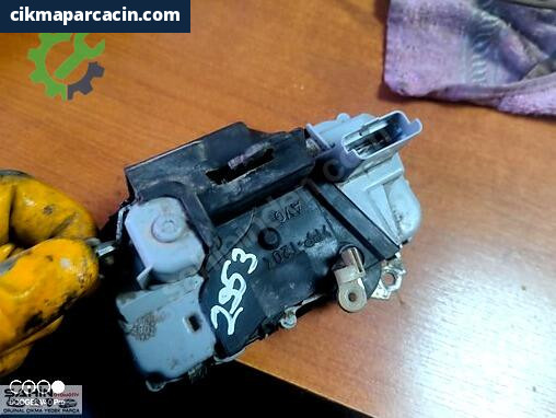 Citroen C5 Sol Ön Kapı çıkma parça