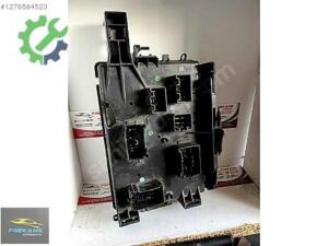 Chrysler 300 C 2.7 Benzinli Çıkma Sigorta Kutusu P04692170AG