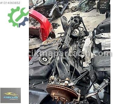 Chrysler 300C Arka Travers çıkma parça