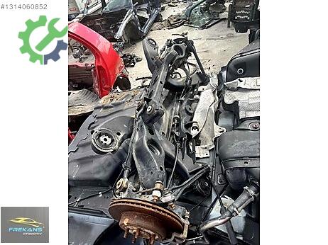 Chrysler 300 C Arka Travers çıkma parça