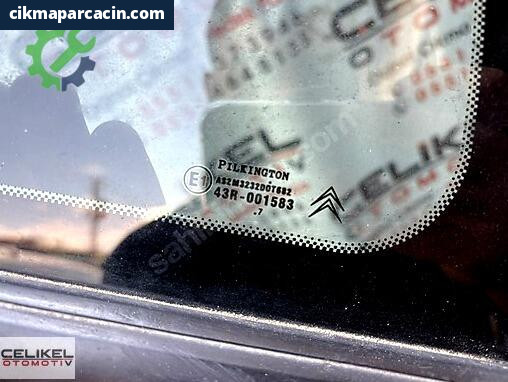 Citroen C4 Sağ Arka Kelebek Camı çıkma parça