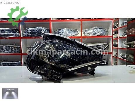 Citroen e-C4 X Sağ Ön Far çıkma parça