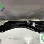 DACIA DUSTER XJD SOL ÇAMURLUK DESTEK SACI 641118964R