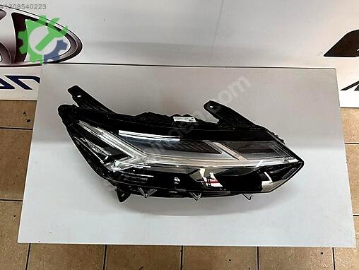 Dacia Sandero Sağ Ön Far çıkma parça