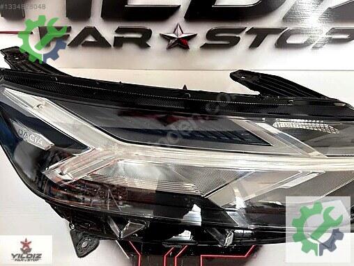 Dacia Sandero Sağ Ön Far 260102586R çıkma parça