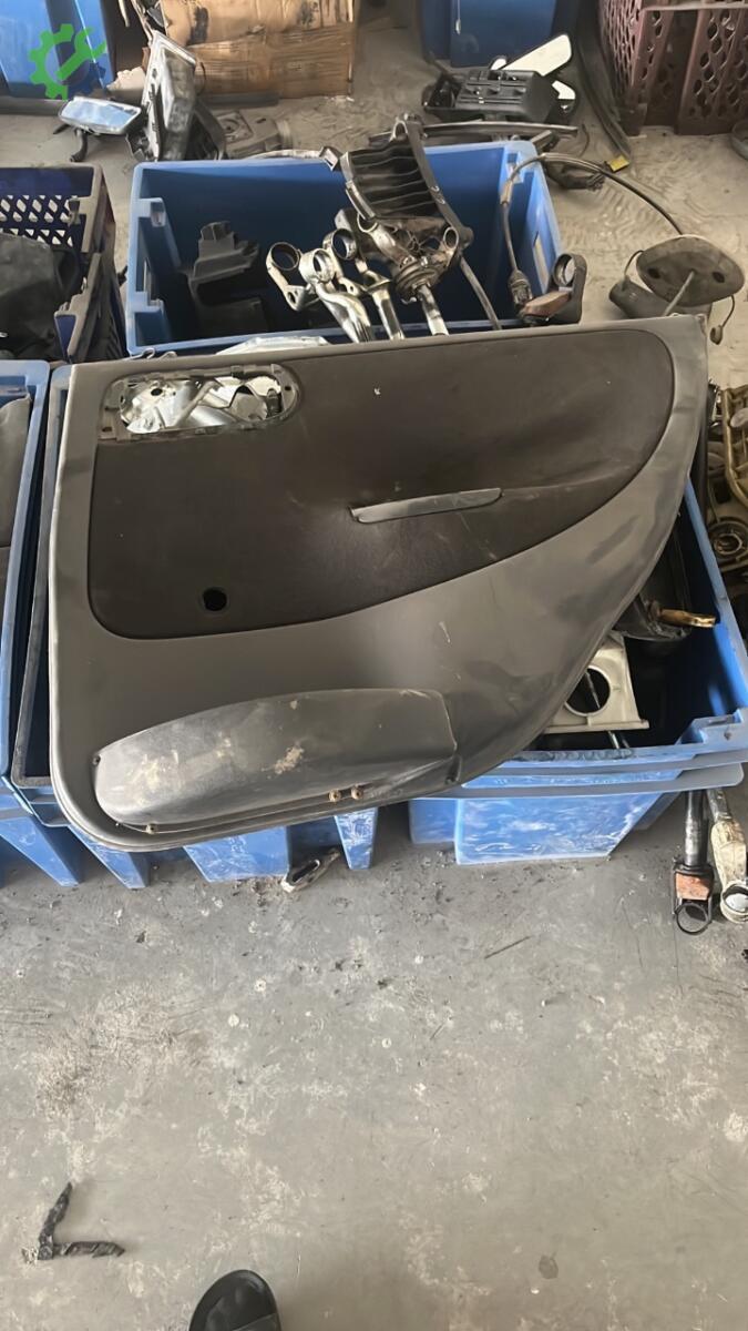 Opel Corsa Sağ Arka Kapı çıkma parça