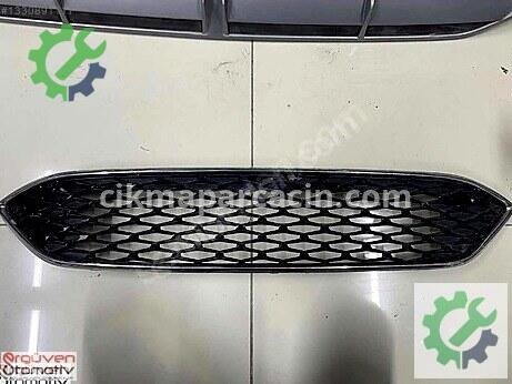 Ford Focus Ön Panjur çıkma parça