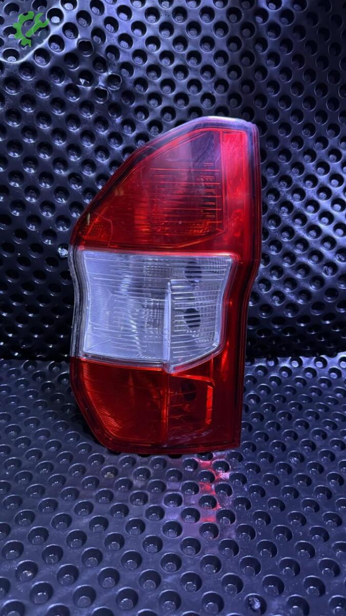 Ford Courier Sağ Stop çıkma parça
