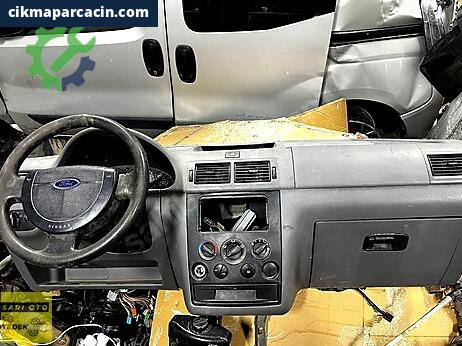 Ford Connect Torpido çıkma parça