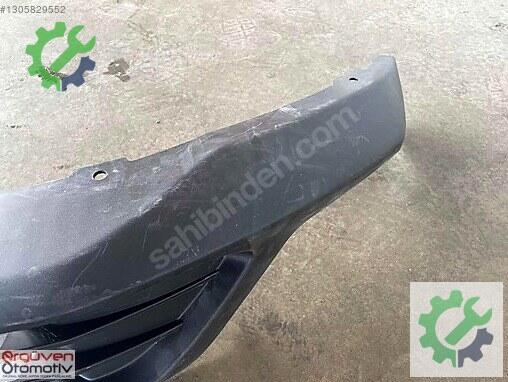 Ford Focus Ön Panjur R2X6-17F775-A çıkma parça