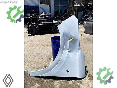 Ford Connect Sol Çamurluk çıkma parça